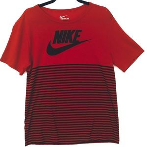 The Nike Tee Athletic Cut  Black and Red  Sz M